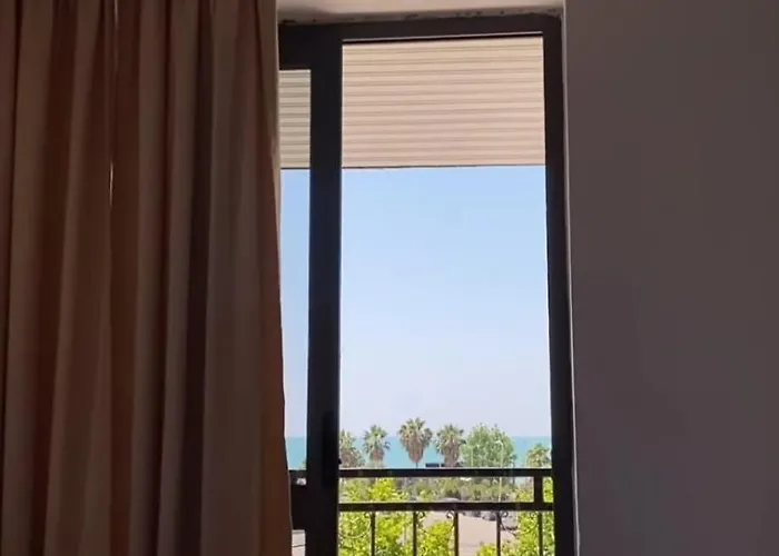 Ξενοδοχείο με διαμερίσματα Megan's Garden Golem (Tirana)